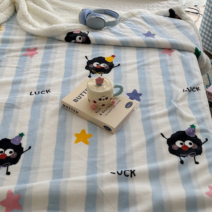 91家纺网 家纺一手货源 找家纺 昔可家纺 2024新款羊羔绒牛奶绒毛毯系列（三）-卡通系列 星星小黑球