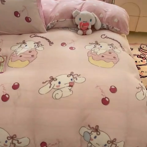 91家纺网 家纺一手货源 找家纺 2024新款三丽鸥牛奶绒小版四件套 牛奶绒小版-淘气玉桂狗