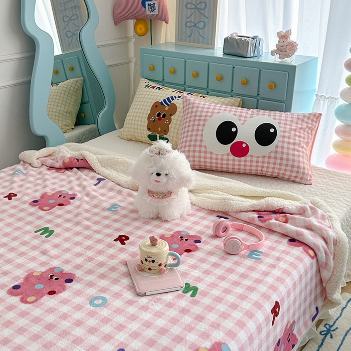 91家纺网 家纺一手货源 找家纺 昔可家纺 2024新款羊羔绒牛奶绒毛毯系列（三）-卡通系列 点点粉格猫