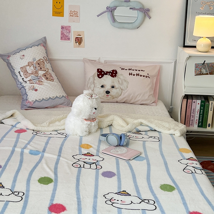 91家纺网 家纺一手货源 找家纺 昔可家纺 2024新款羊羔绒牛奶绒毛毯系列（三）-卡通系列 蓝波纹奶狗