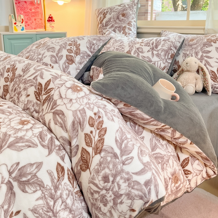 91家纺网 家纺一手货源 找家纺 卡派 2024新款冬季亲肤透气牛奶绒印花四件套 秋意浓