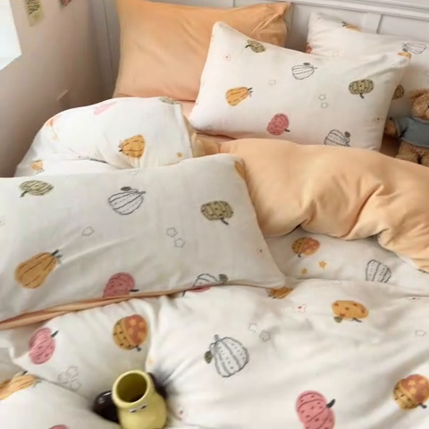 91家纺网 家纺一手货源 找家纺 2024新款200g加厚防静电牛奶绒小清新四件套 绒-吉利小豚鼠