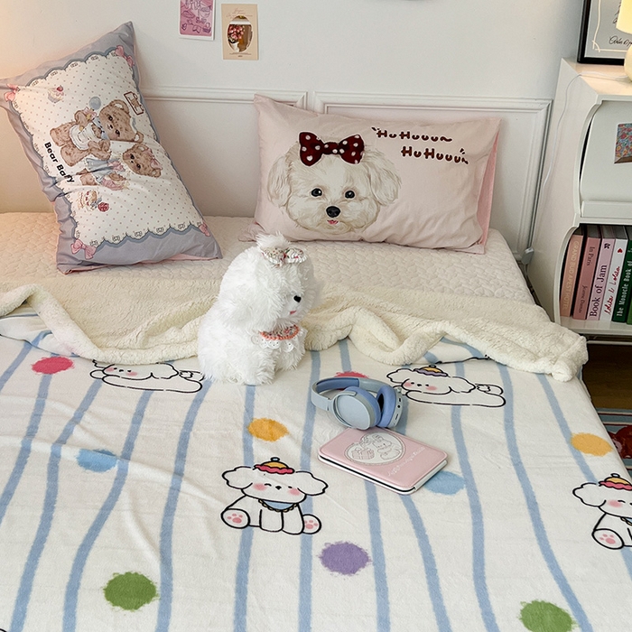 91家纺网 家纺一手货源 找家纺 昔可家纺 2024新款羊羔绒牛奶绒毛毯系列（三）-卡通系列 蓝波纹奶狗