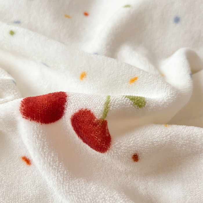 91家纺网 家纺一手货源 找家纺 2024新款200g加厚防静电牛奶绒小清新四件套 绒-樱桃奶冻