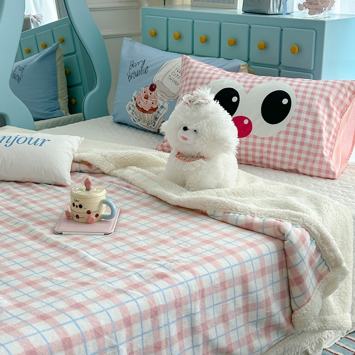 91家纺网 家纺一手货源 找家纺 昔可家纺 2024新款羊羔绒牛奶绒毛毯系列（三）-ins小清新系列 丝雾粉格