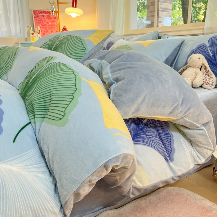 91家纺网 家纺一手货源 找家纺 卡派 2024新款冬季亲肤透气牛奶绒印花四件套 银杏叶