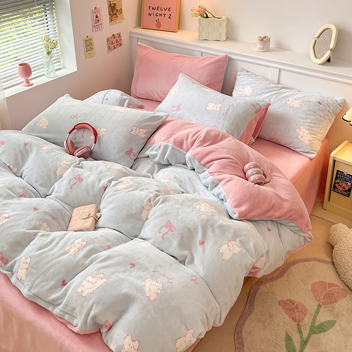 91家纺网 家纺一手货源 找家纺 2024新款200g加厚防静电牛奶绒小清新四件套 绒-蓝甜心猫咪