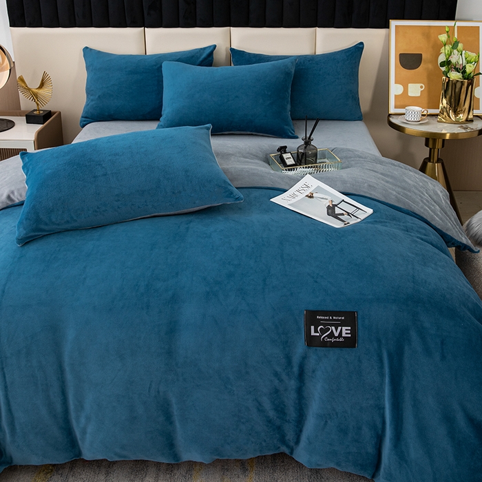 91家纺网 家纺一手货源 找家纺 鸿羽樱（鸿羽樱）家纺 2024新款牛奶绒四件套 宝石蓝+灰