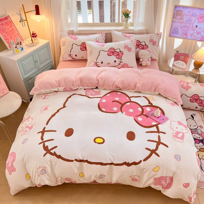91家纺网 家纺一手货源 找家纺 2024新品正版三丽鸥授权大版卡通平网数码印花加厚高克重牛奶绒系列四件套 绒大版-R甜甜奶油kitty