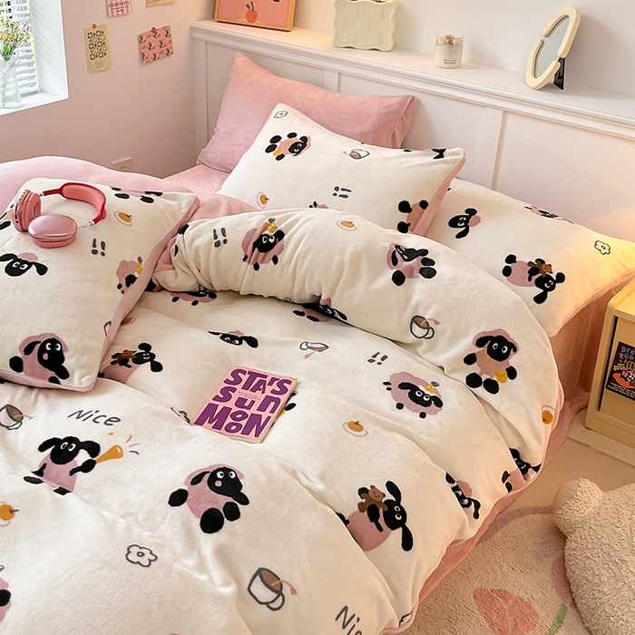 91家纺网 家纺一手货源 找家纺 2024新款200g加厚防静电牛奶绒小清新四件套 绒-小羊泡芙