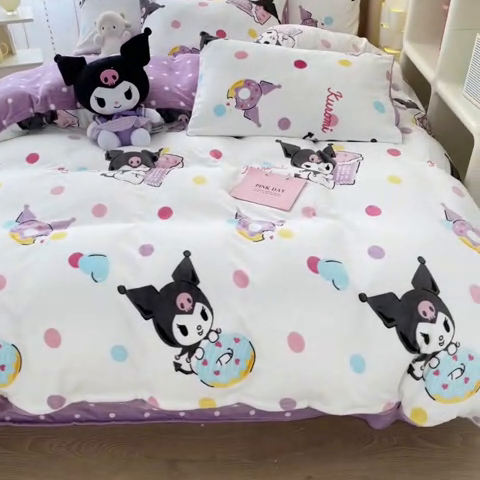 91家纺网 家纺一手货源 找家纺 2024新款三丽鸥牛奶绒小版四件套 甜圈库洛米