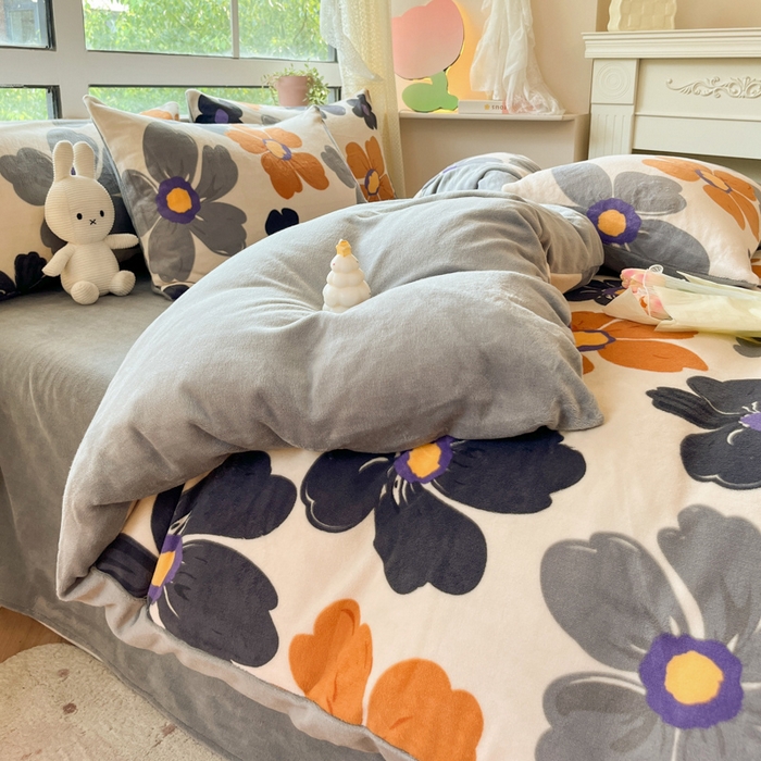 91家纺网 家纺一手货源 找家纺 卡派 2024新款冬季亲肤透气牛奶绒印花四件套 凡客花