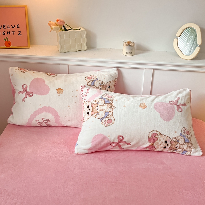 91家纺网 家纺一手货源 找家纺 2024新款200g加厚防静电牛奶绒小清新四件套 绒-木偶熊