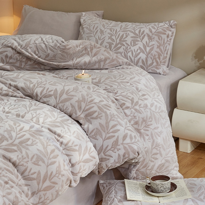 91家纺网 家纺一手货源 找家纺 三朵家纺 2024新款立体浮雕保暖加厚四件套 秋思-卡其