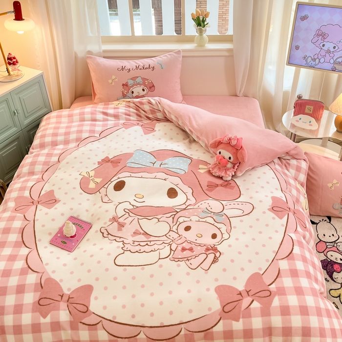 91家纺网 家纺一手货源 找家纺 2024新品正版三丽鸥授权大版卡通平网数码印花加厚高克重牛奶绒系列四件套 绒大版-R美好美乐蒂