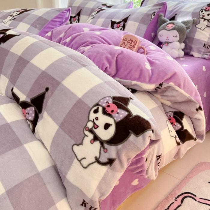 91家纺网 家纺一手货源 找家纺 2024新款三丽鸥牛奶绒小版四件套 牛奶绒小版-格子库洛米