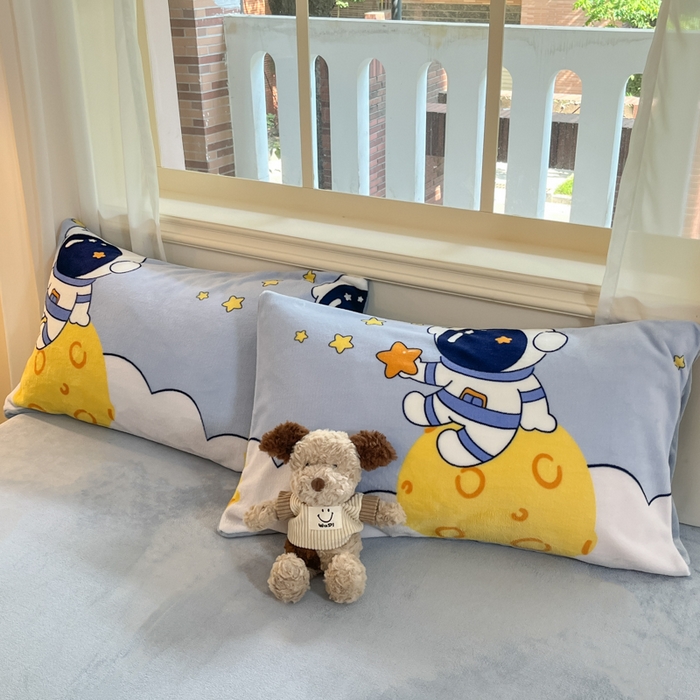 91家纺网 家纺一手货源 找家纺 卡派 2024新款冬季亲肤透气牛奶绒印花四件套 遨游太空