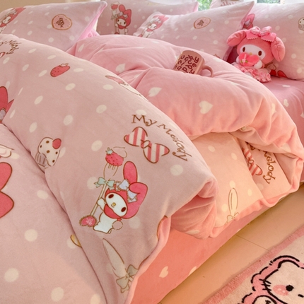 91家纺网 家纺一手货源 找家纺 2024新款三丽鸥牛奶绒小版四件套 牛奶绒小版-奶油美乐蒂