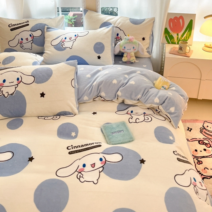 91家纺网 家纺一手货源 找家纺 2024新款三丽鸥牛奶绒小版四件套 牛奶绒小版-波点玉桂狗