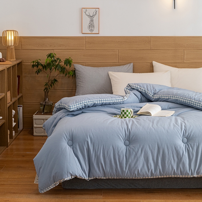 91家纺网 家纺一手货源 找家纺 2024新款无印风棋盘格立体边大豆纤维冬被 风格一 棋盘格-浅蓝