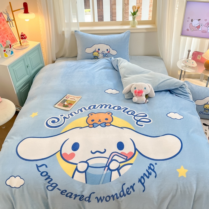 91家纺网 家纺一手货源 找家纺 2024新品正版三丽鸥授权大版卡通平网数码印花加厚高克重牛奶绒系列四件套 绒大版-R汽水大耳狗