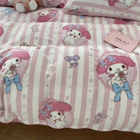 91家纺网 家纺一手货源 找家纺 2024新款三丽鸥牛奶绒小版四件套 甜甜美乐蒂专版