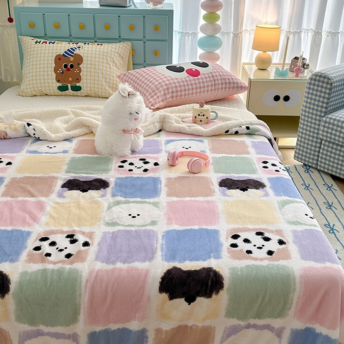 91家纺网 家纺一手货源 找家纺 昔可家纺 2024新款羊羔绒牛奶绒毛毯系列（三）-卡通系列 方块小狗