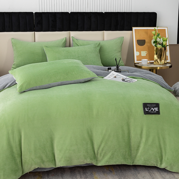 91家纺网 家纺一手货源 找家纺 鸿羽樱（鸿羽樱）家纺 2024新款牛奶绒四件套 典雅绿+灰