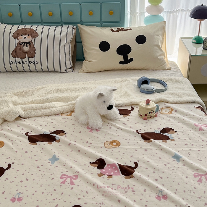 91家纺网 家纺一手货源 找家纺 昔可家纺 2024新款羊羔绒牛奶绒毛毯系列（三）-卡通系列 点点腊肠狗