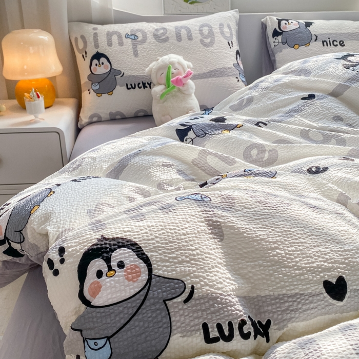 91家纺网 家纺一手货源 找家纺 悦织湾家纺 2025新款轻奢北欧风小清新印花水洗棉四件套 企鹅