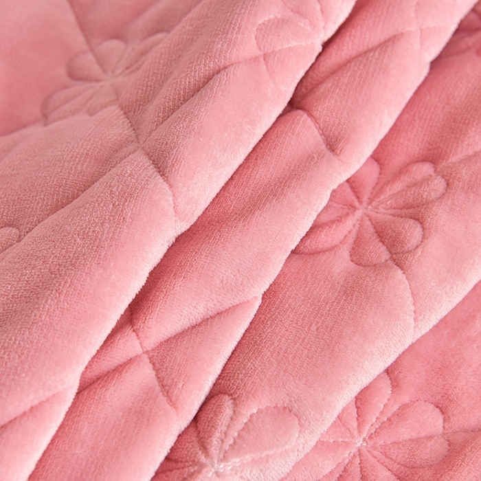 91家纺网 家纺一手货源 找家纺 馨梦缘 2025新款亲肤舒适纯色高克重牛奶绒单床盖 单床盖-粉