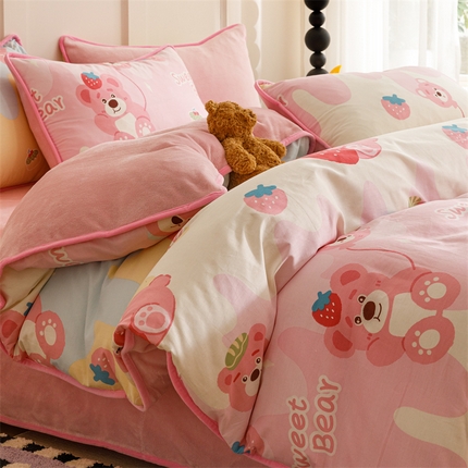 红粉佳人 2025新款棉加绒印花四件套 甜心草莓熊