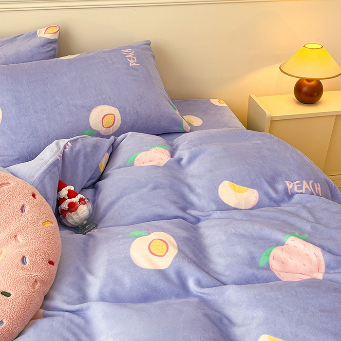 91家纺网 家纺一手货源 找家纺 2024新款200g加厚防静电牛奶绒小清新四件套 绒-紫色桃子