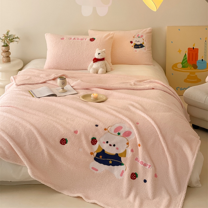 91家纺网 家纺一手货源 找家纺 川悦生活 2024新款双面高克重雪花绒卡通羊羔绒泰迪绒毯子毛毯 毛毯甜蜜兔妮