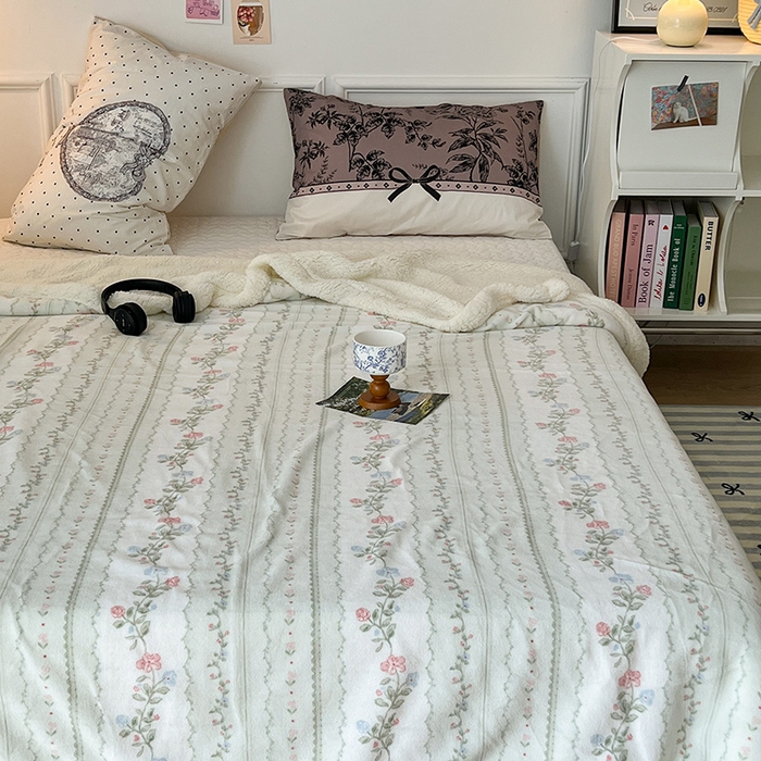 91家纺网 家纺一手货源 找家纺 昔可家纺 2024新款羊羔绒牛奶绒毛毯系列（三）-ins小清新系列 琉璃花语