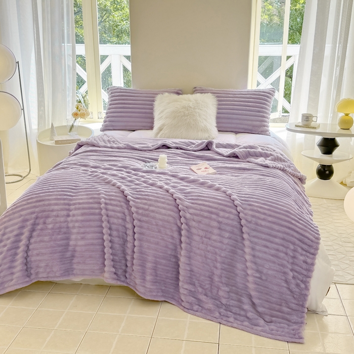 91家纺网 家纺一手货源 找家纺 卡派 2024新款兔毛绒多功能毛毯抽条牛奶绒贝贝绒毛毯 香芋紫