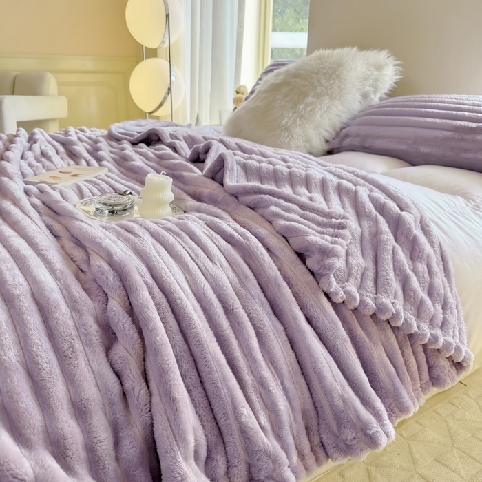 91家纺网 家纺一手货源 找家纺 卡派 2024新款兔毛绒多功能毛毯抽条牛奶绒贝贝绒毛毯 香芋紫