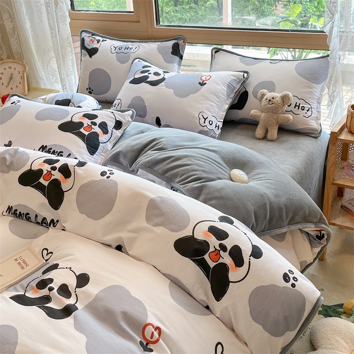 91家纺网 家纺一手货源 找家纺 红粉佳人 2025新款棉加绒印花四件套 快乐熊猫