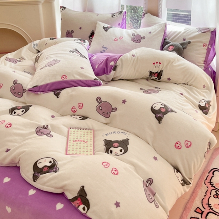 91家纺网 家纺一手货源 找家纺 2024新款三丽鸥牛奶绒小版四件套 牛奶绒小版-满版库洛米