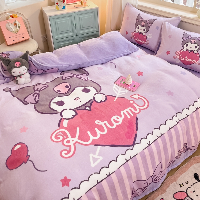 91家纺网 家纺一手货源 找家纺 2024新品正版三丽鸥授权大版卡通平网数码印花加厚高克重牛奶绒系列四件套 绒大版-R丘比特库洛米