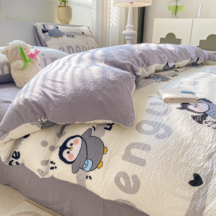 91家纺网 家纺一手货源 找家纺 悦织湾家纺 2025新款轻奢北欧风小清新印花水洗棉四件套 企鹅