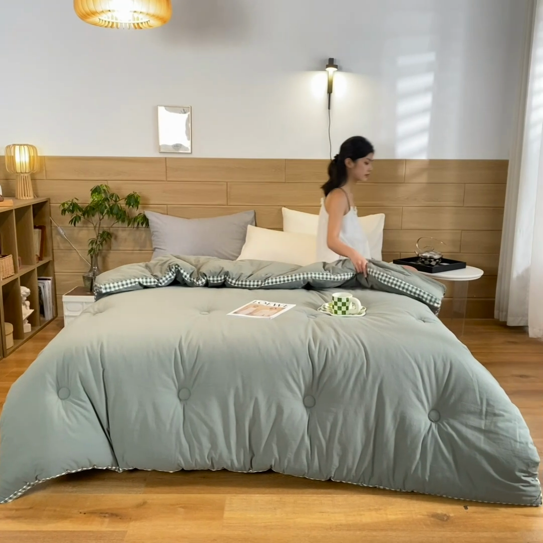 91家纺网 家纺一手货源 找家纺 2024新款无印风棋盘格立体边大豆纤维冬被 风格一 棋盘格-墨子绿