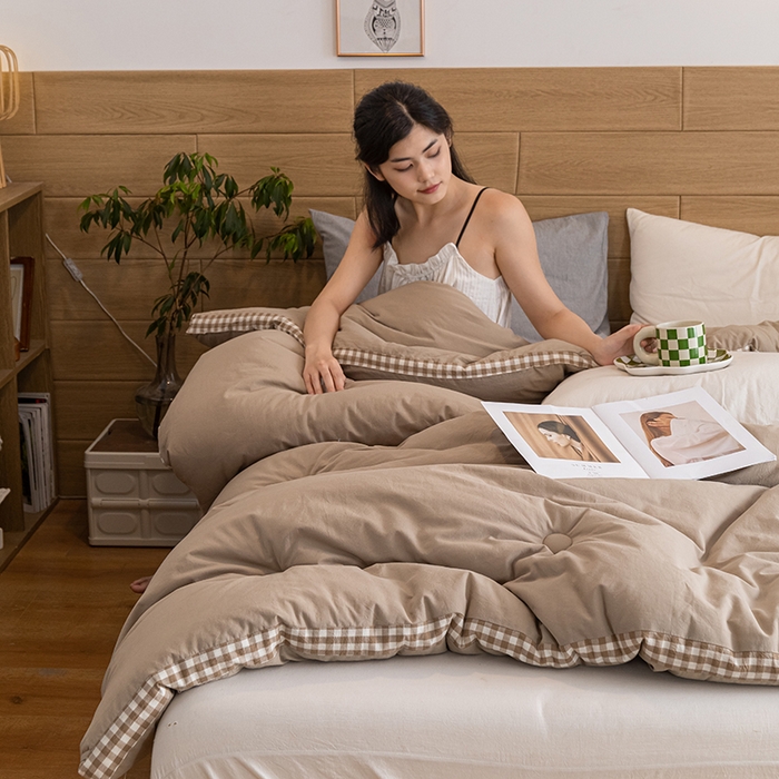 91家纺网 家纺一手货源 找家纺 2024新款无印风棋盘格立体边大豆纤维冬被 风格一 棋盘格-米驼