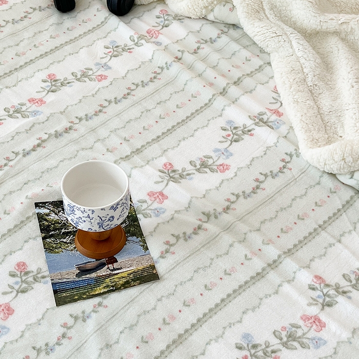 91家纺网 家纺一手货源 找家纺 昔可家纺 2024新款羊羔绒牛奶绒毛毯系列（三）-ins小清新系列 琉璃花语