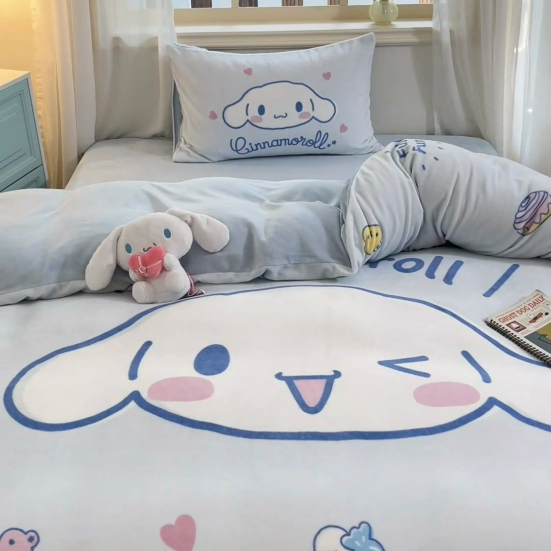 91家纺网 家纺一手货源 找家纺 2024新品正版三丽鸥授权大版卡通平网数码印花加厚高克重牛奶绒系列四件套 绒大版-R开心大耳狗