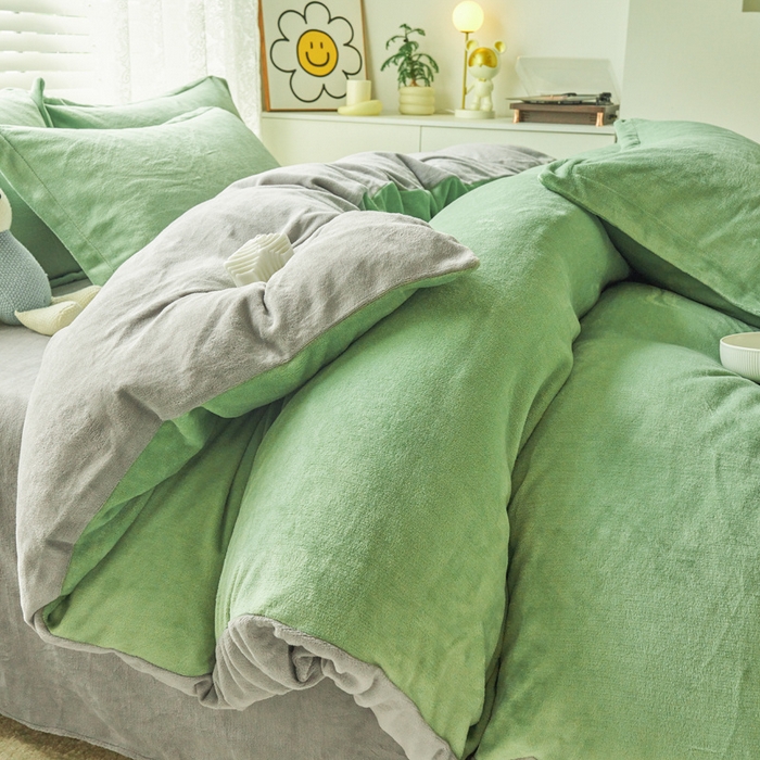 91家纺网 家纺一手货源 找家纺 慕晨 2024新款加厚牛奶绒纯色单被套珊瑚绒被套单件双面绒四件套 豆绿+浅灰