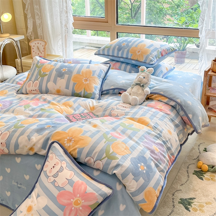 91家纺网 家纺一手货源 找家纺 红粉佳人 2025新款棉加绒印花四件套 花园小兔