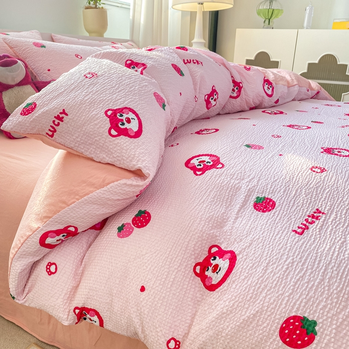 91家纺网 家纺一手货源 找家纺 悦织湾家纺 2025新款轻奢北欧风小清新印花水洗棉四件套 粉粉熊