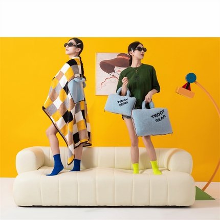 91家纺网 家纺一手货源 找家纺 （总）宝马家纺（原梦童画） 2024新款泰迪熊毛巾绣联名款减压式加厚抱枕毯