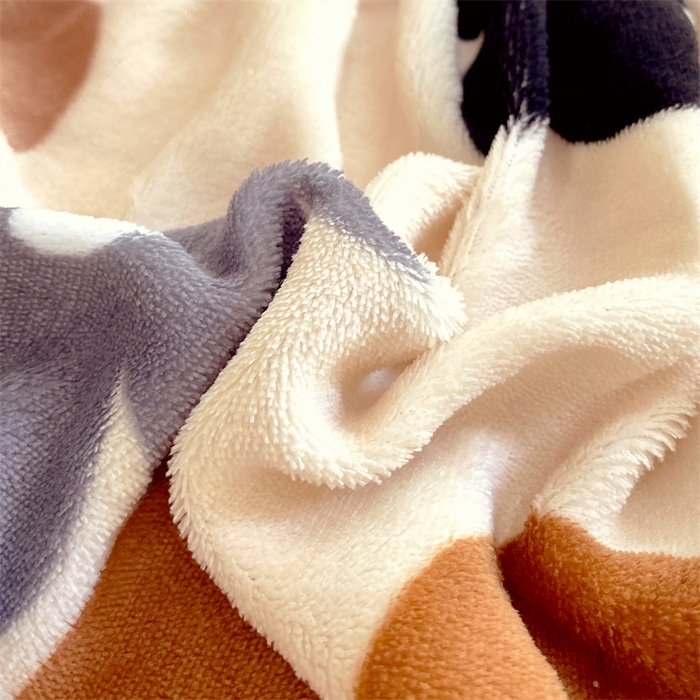 91家纺网 家纺一手货源 找家纺 凯儿家纺  2024新款加厚高克重印花系列单床笠 落樱缤纷